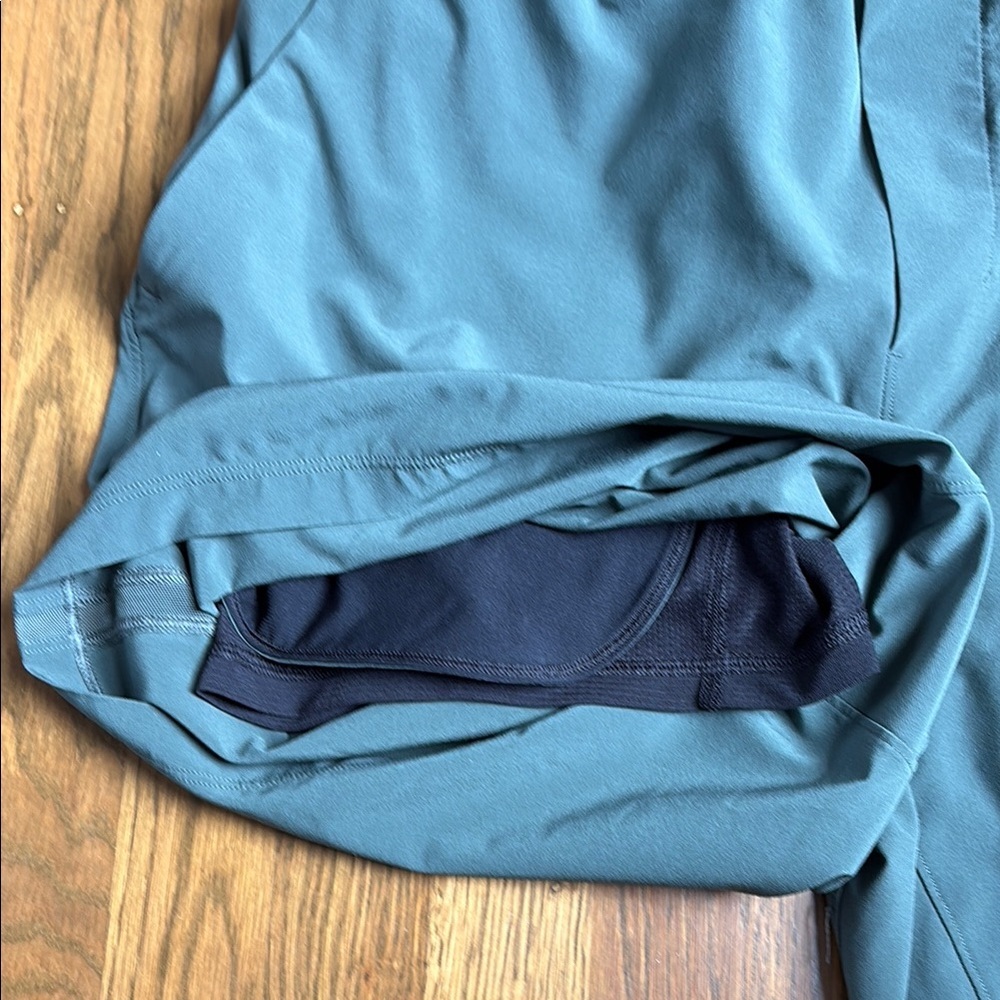 Lululemon men’s the pacebreaker shorts size L - Picture 6 of 6